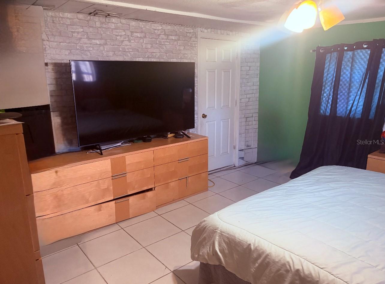 18 ROANOKE DR, FORT MYERS, FL, 33905