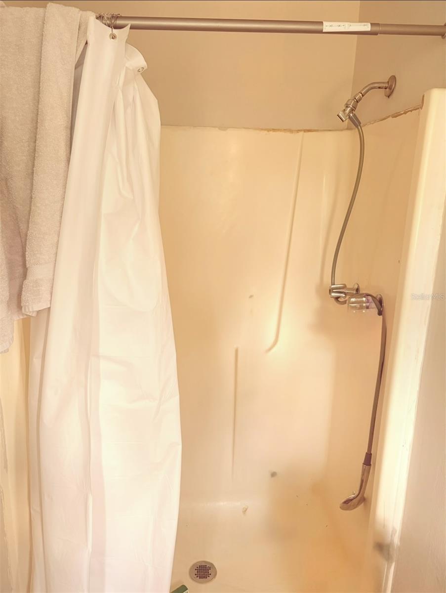 18 ROANOKE DR, FORT MYERS, FL, 33905