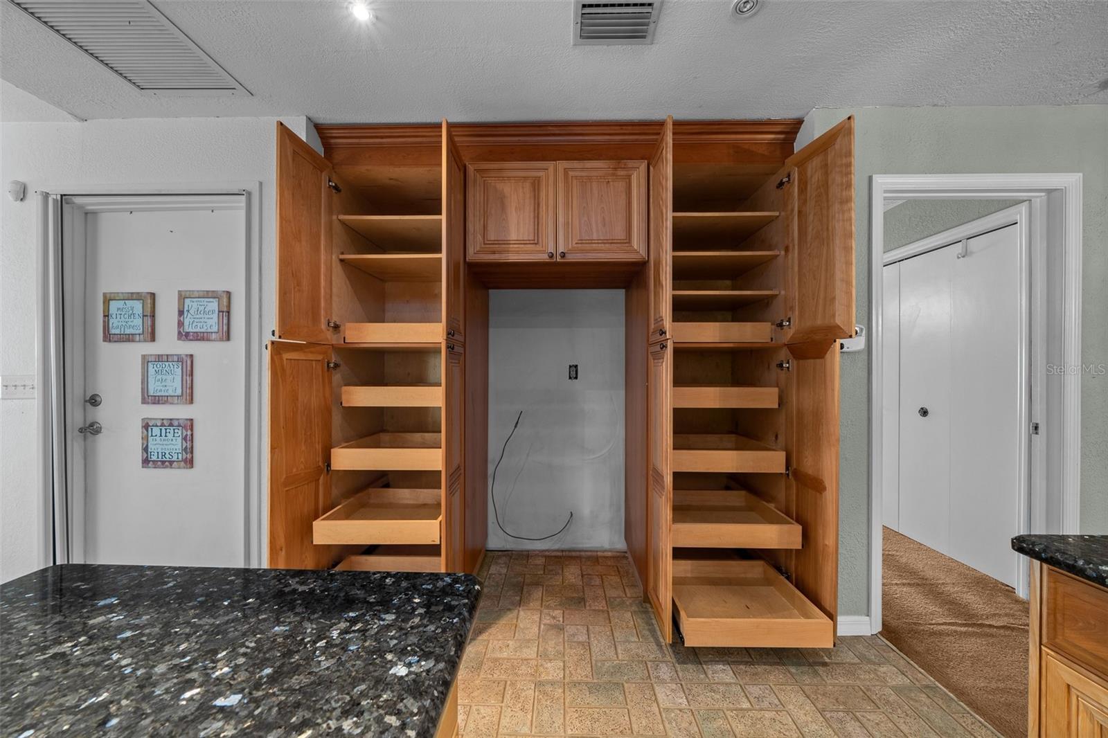 2030 SE 32ND LN, OCALA, FL, 34471