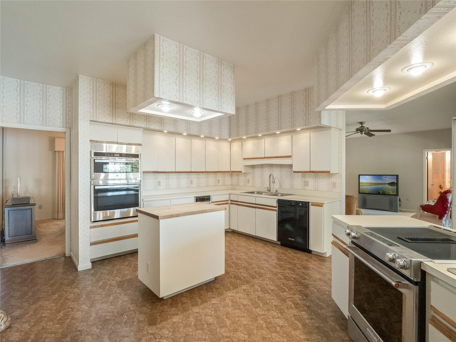 7540 LAKE MARSHA DR, ORLANDO, FL, 32819