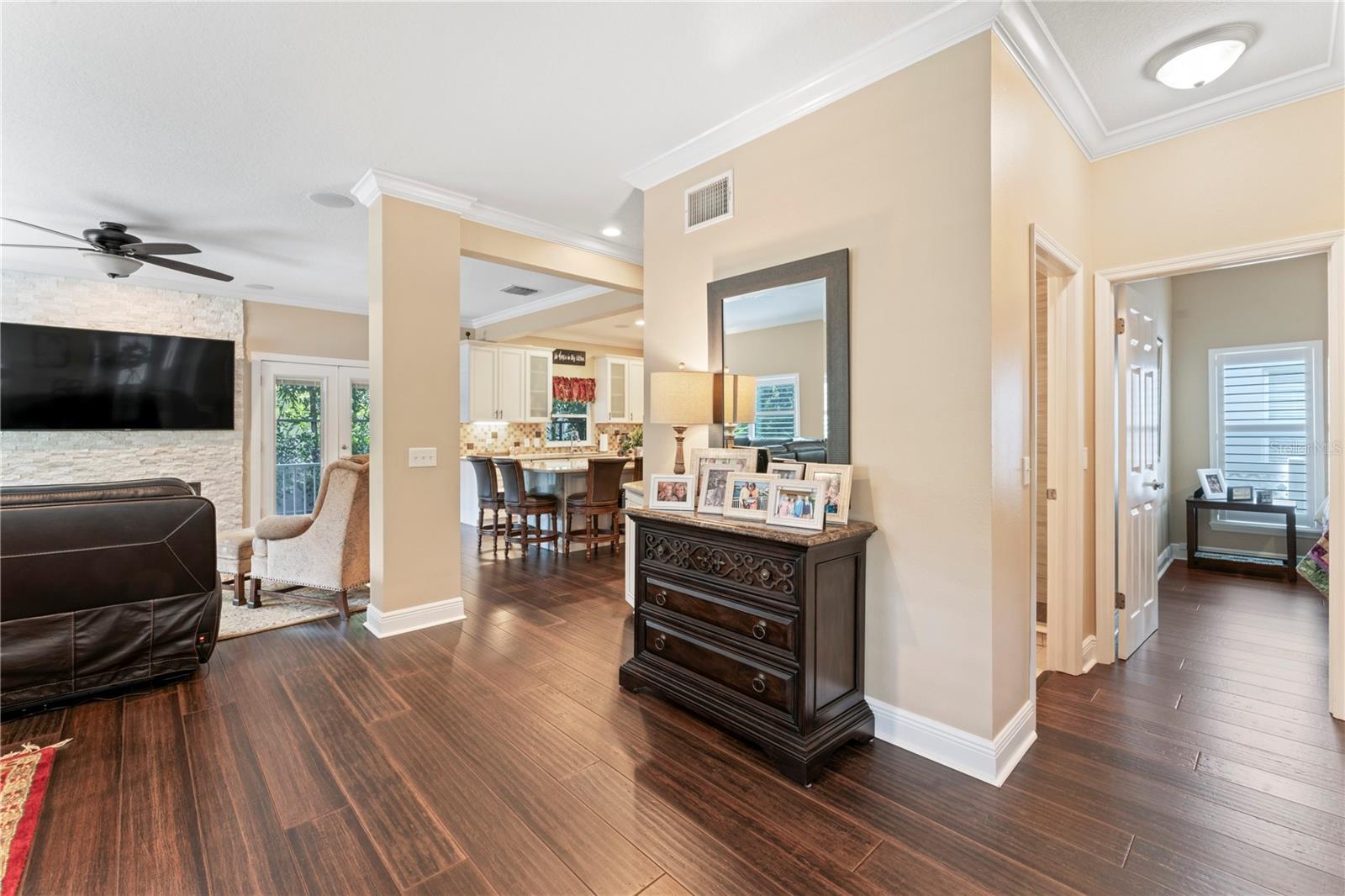 2701 W BAY AVE, TAMPA, FL, 33611