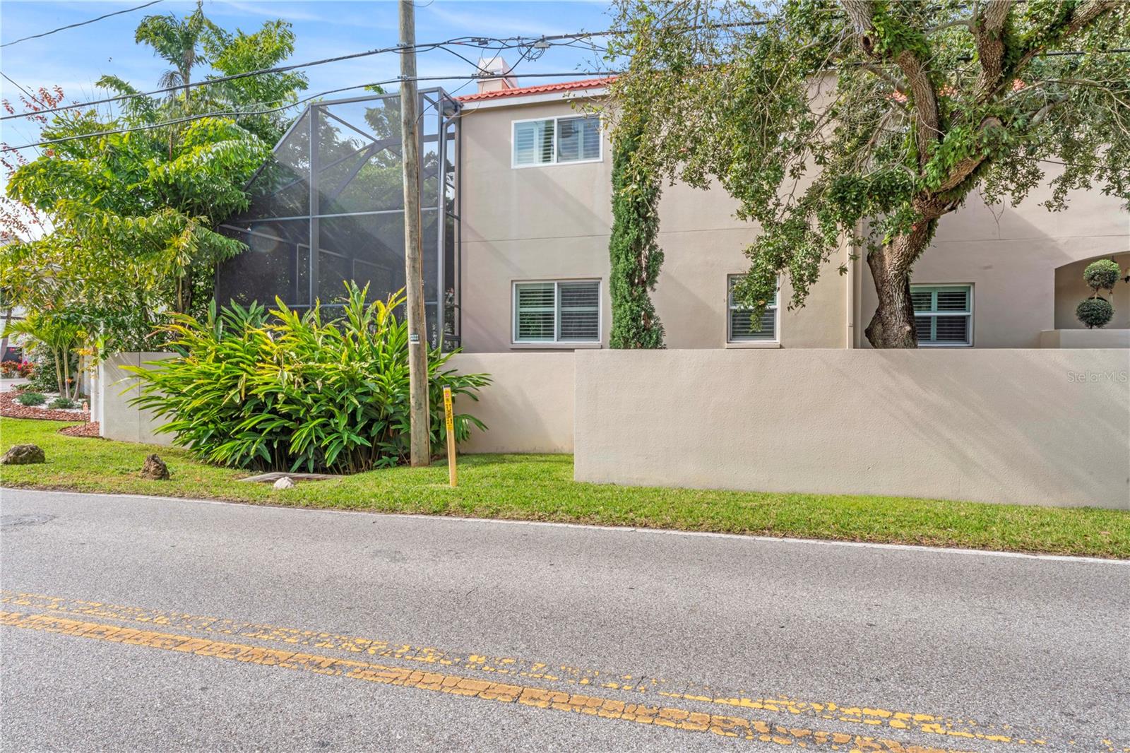 2701 W BAY AVE, TAMPA, FL, 33611