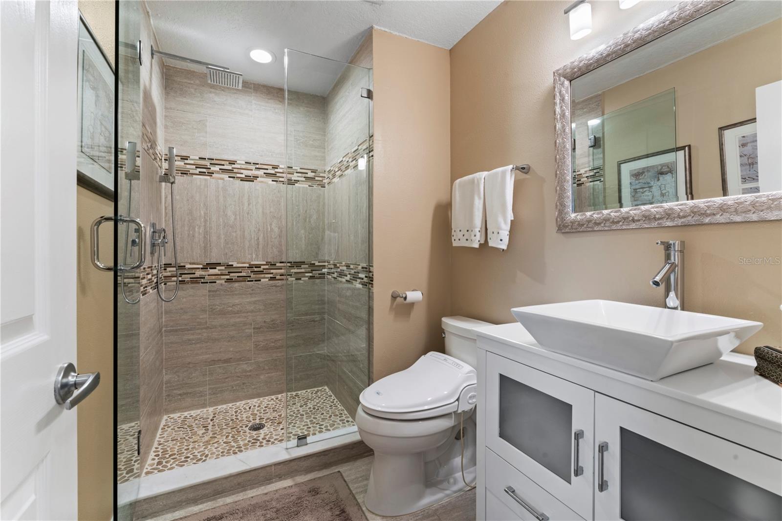 2701 W BAY AVE, TAMPA, FL, 33611