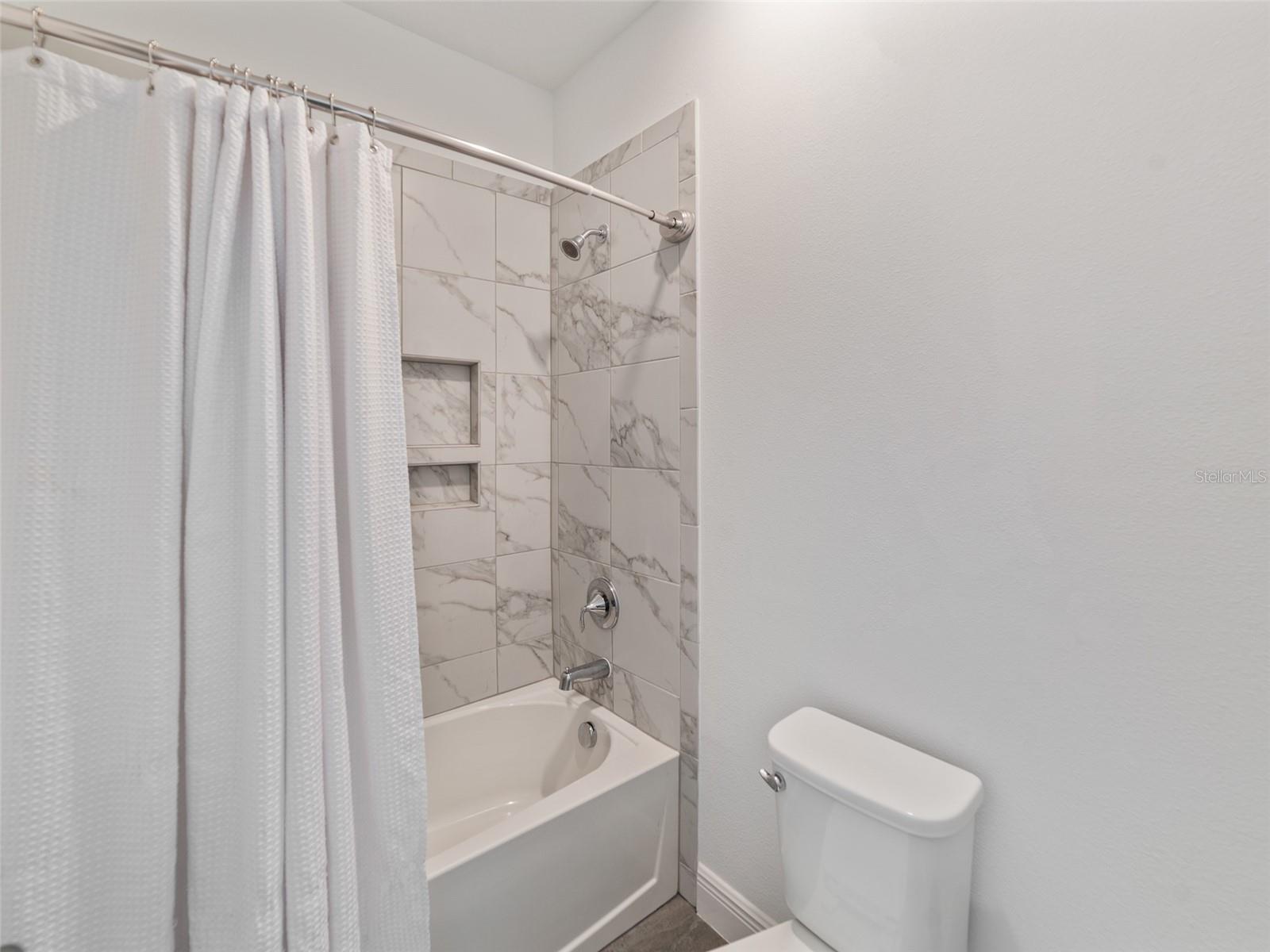 1220 FLORABLU DR, SEFFNER, FL, 33584