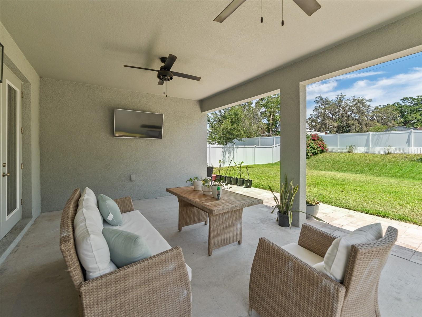 1220 FLORABLU DR, SEFFNER, FL, 33584