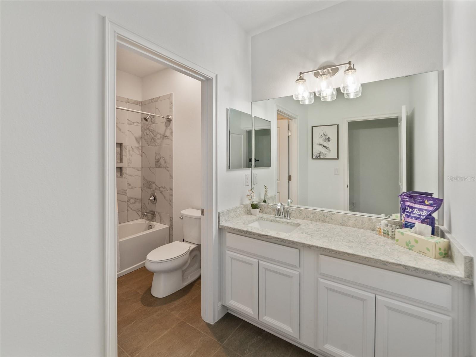 1220 FLORABLU DR, SEFFNER, FL, 33584