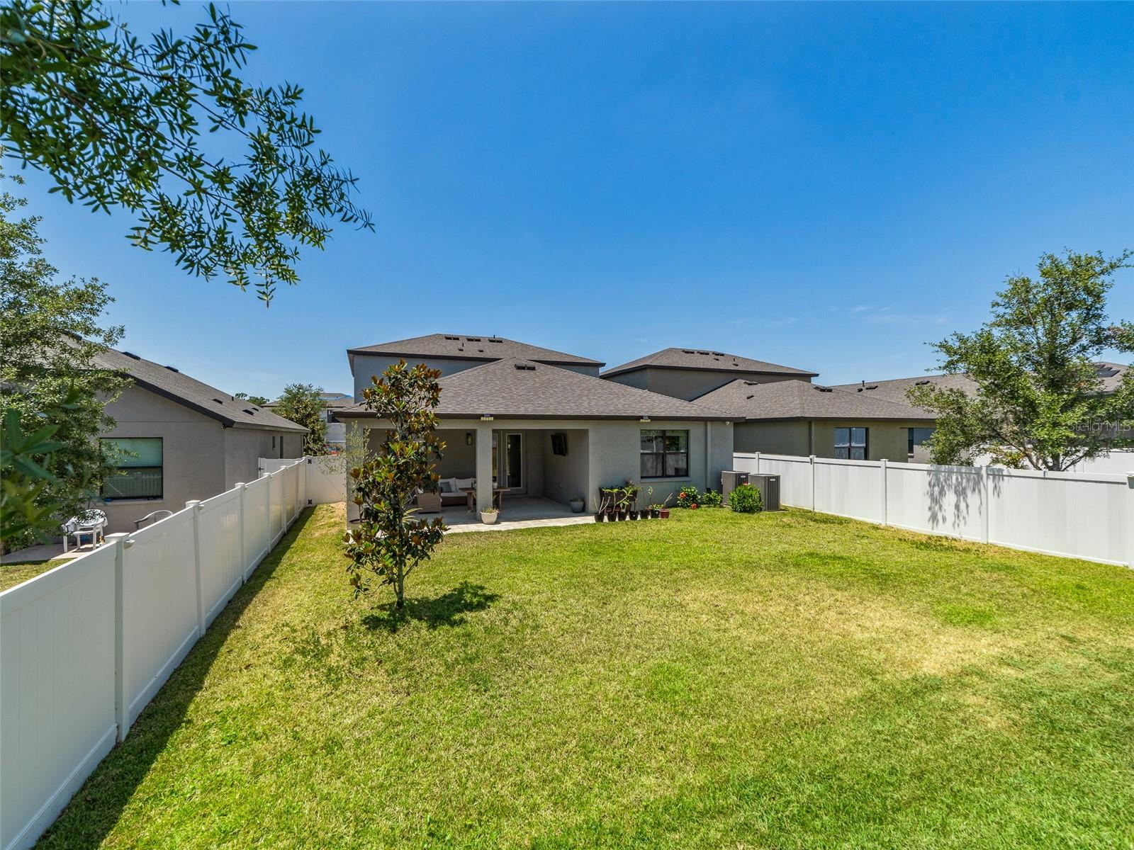 1220 FLORABLU DR, SEFFNER, FL, 33584