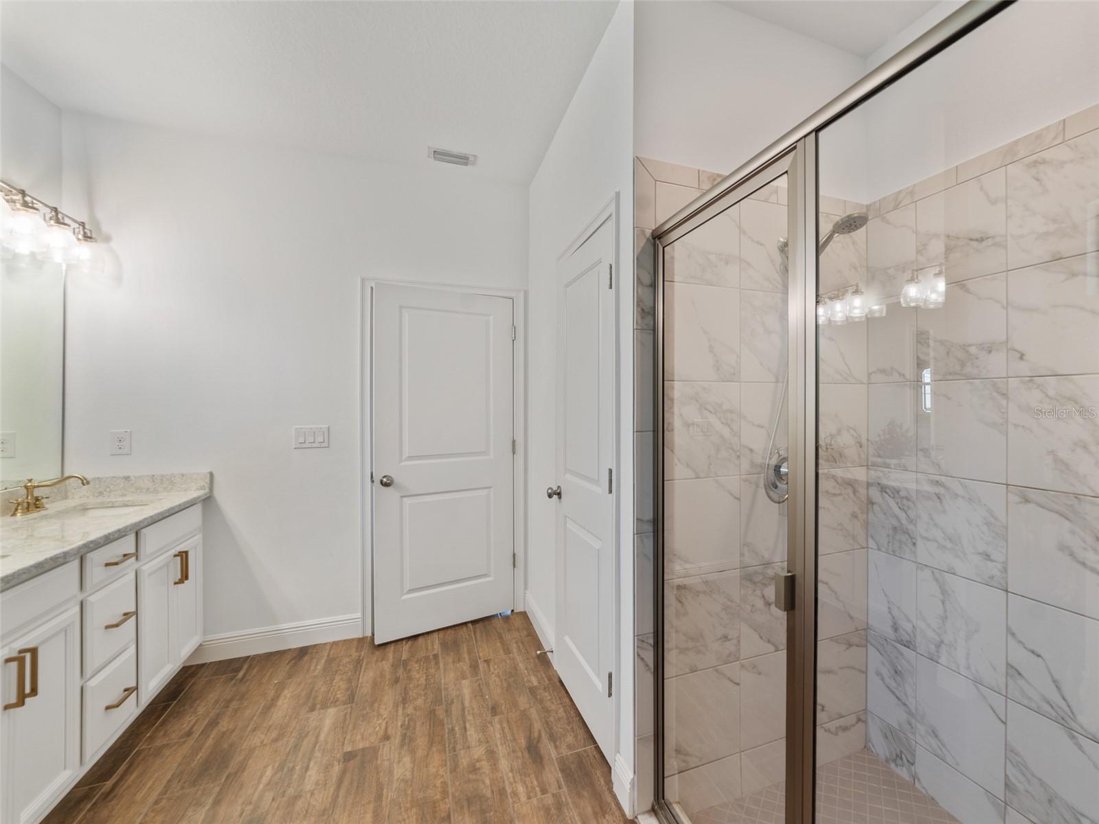 1220 FLORABLU DR, SEFFNER, FL, 33584