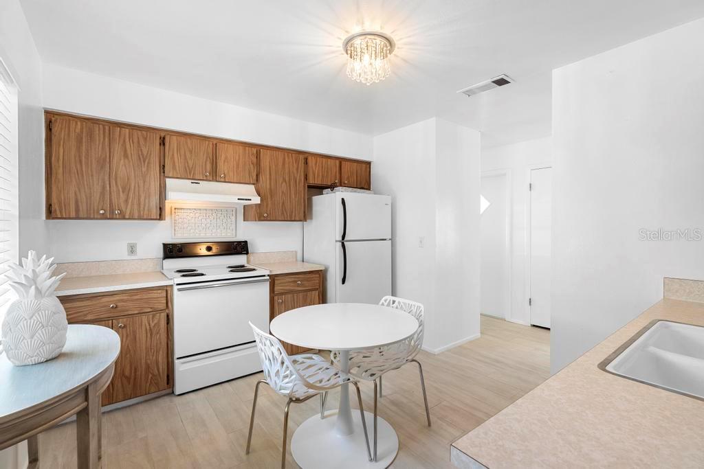 708 WAYNE AVE, NEW SMYRNA BEACH, FL, 32168