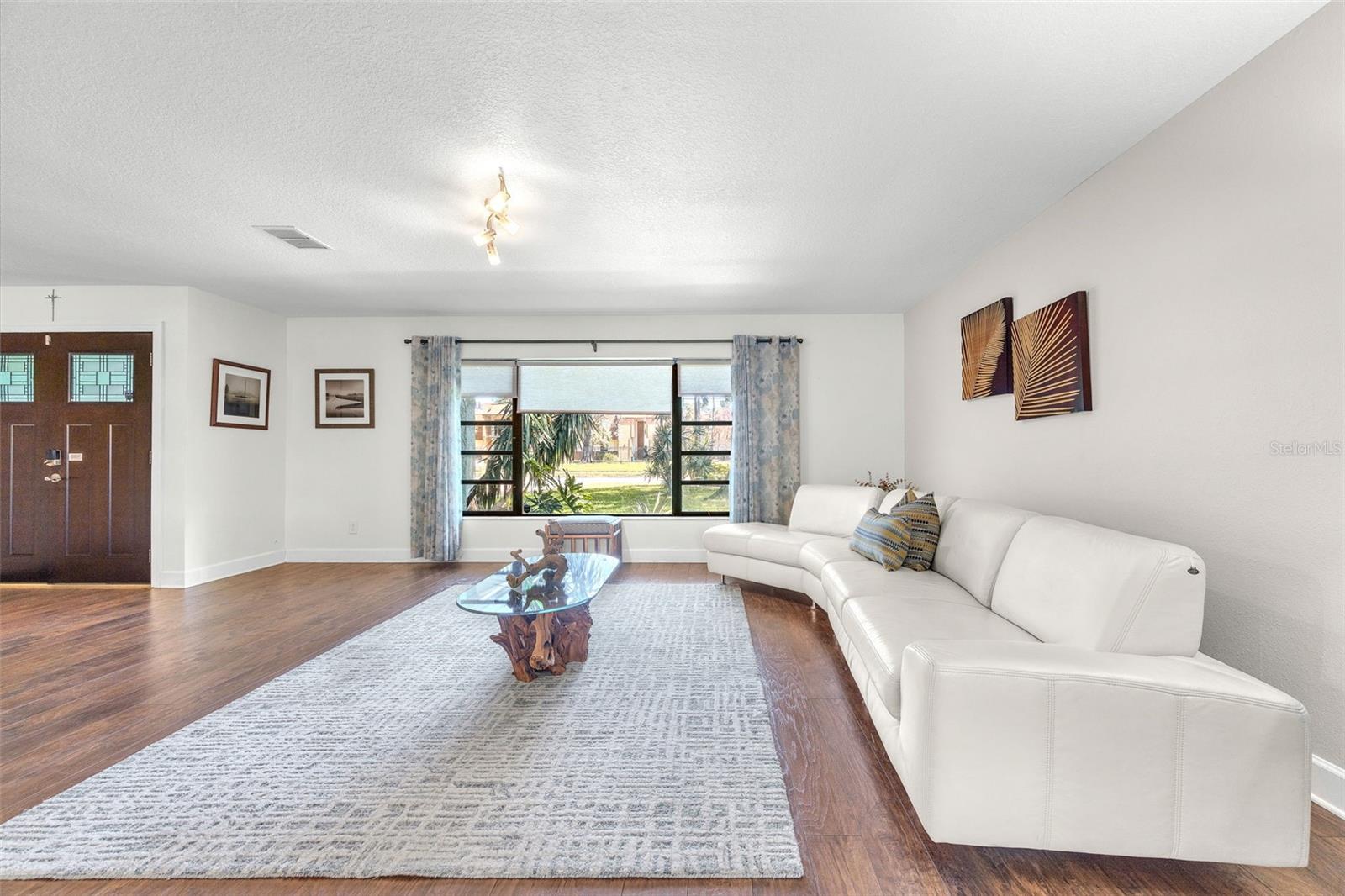 1220 PINELLAS POINT DR S, ST PETERSBURG, FL, 33705