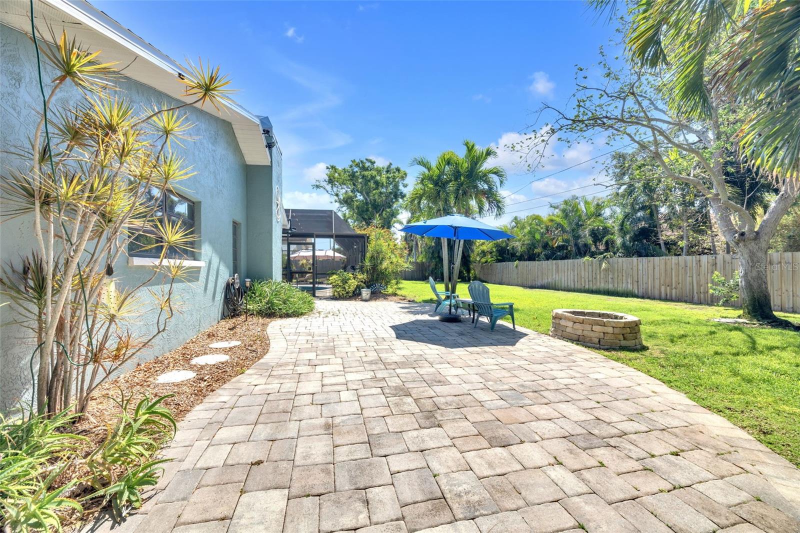 1220 PINELLAS POINT DR S, ST PETERSBURG, FL, 33705