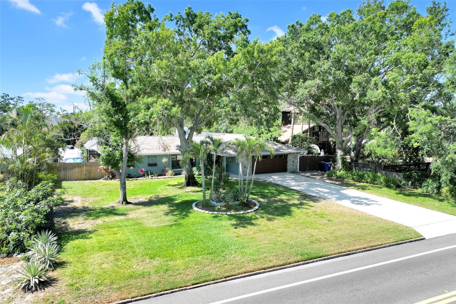 1220 PINELLAS POINT DR S, ST PETERSBURG, FL, 33705