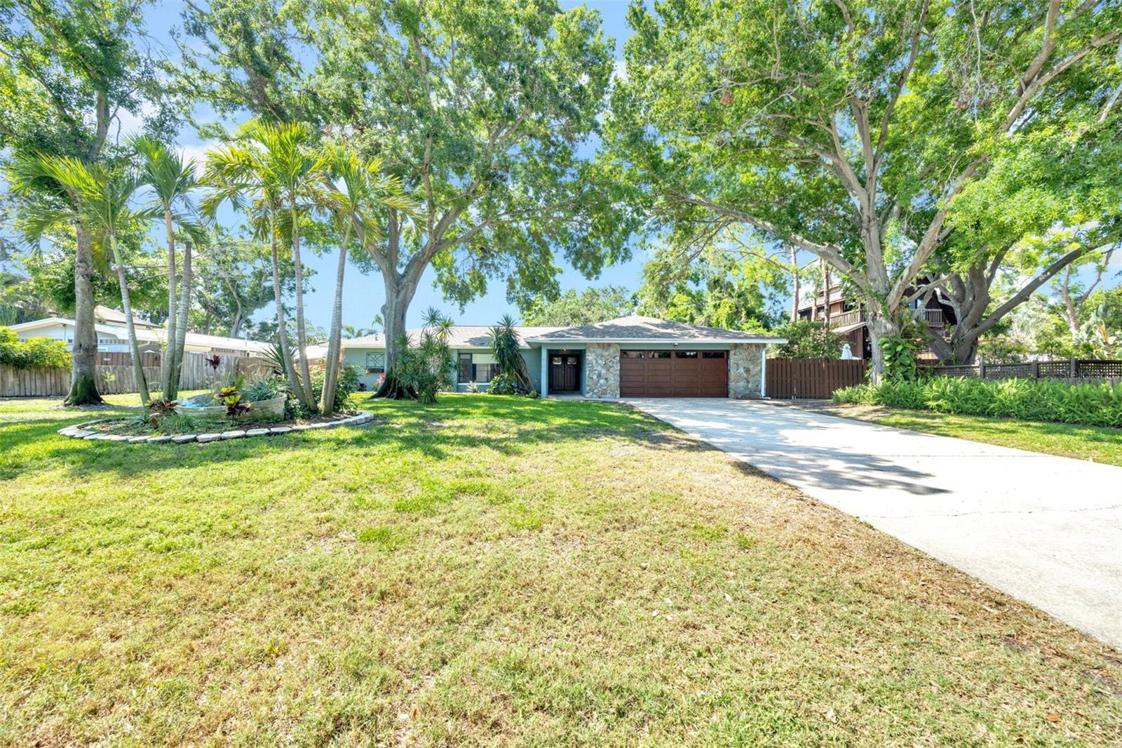 1220 PINELLAS POINT DR S, ST PETERSBURG, FL, 33705