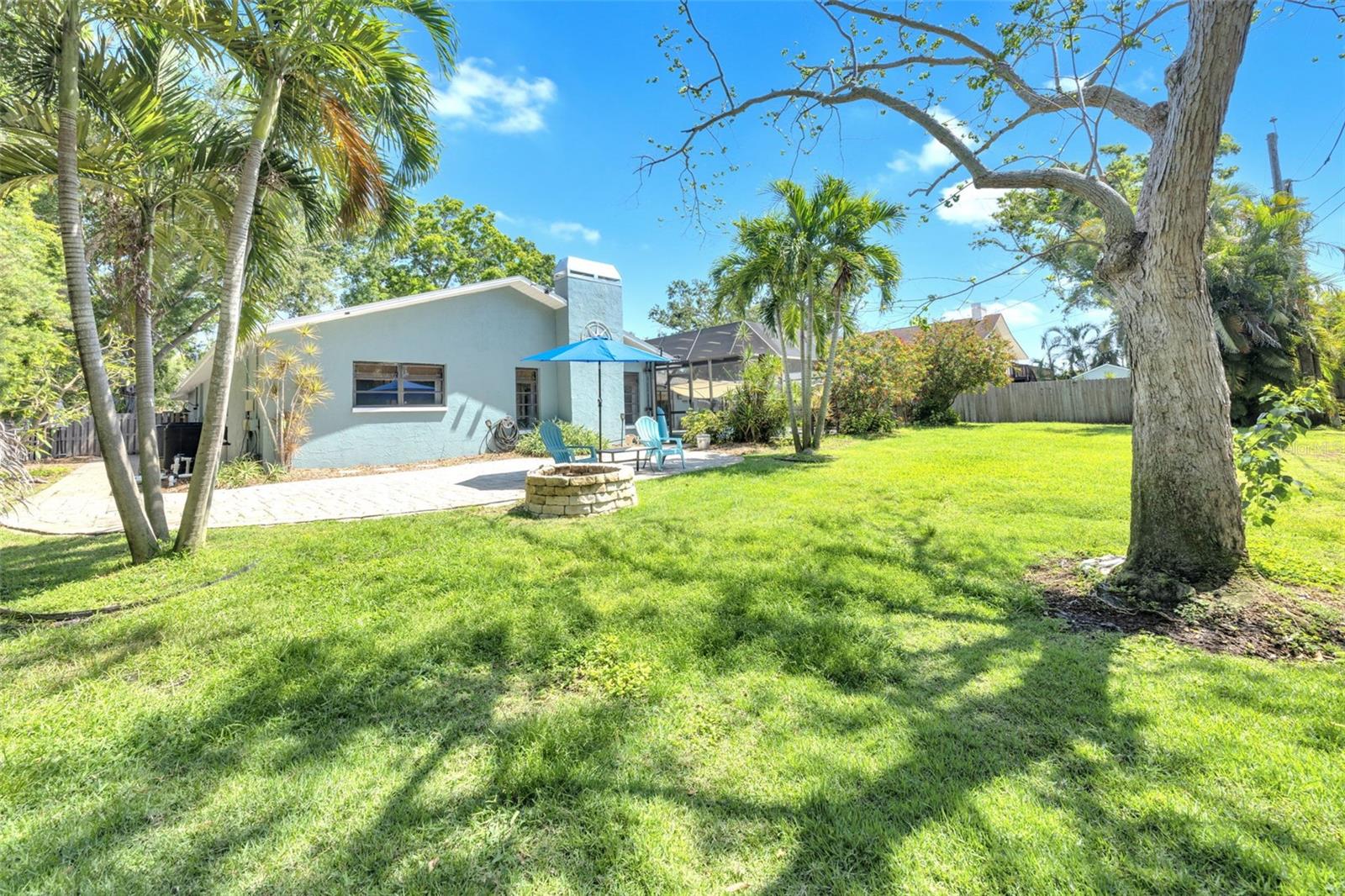 1220 PINELLAS POINT DR S, ST PETERSBURG, FL, 33705