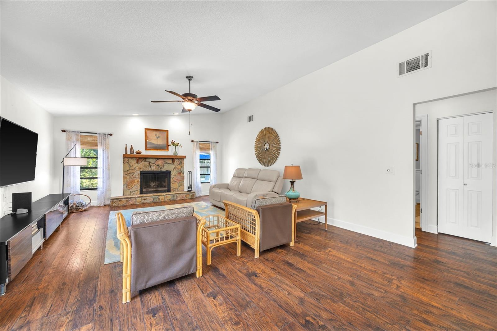 1220 PINELLAS POINT DR S, ST PETERSBURG, FL, 33705