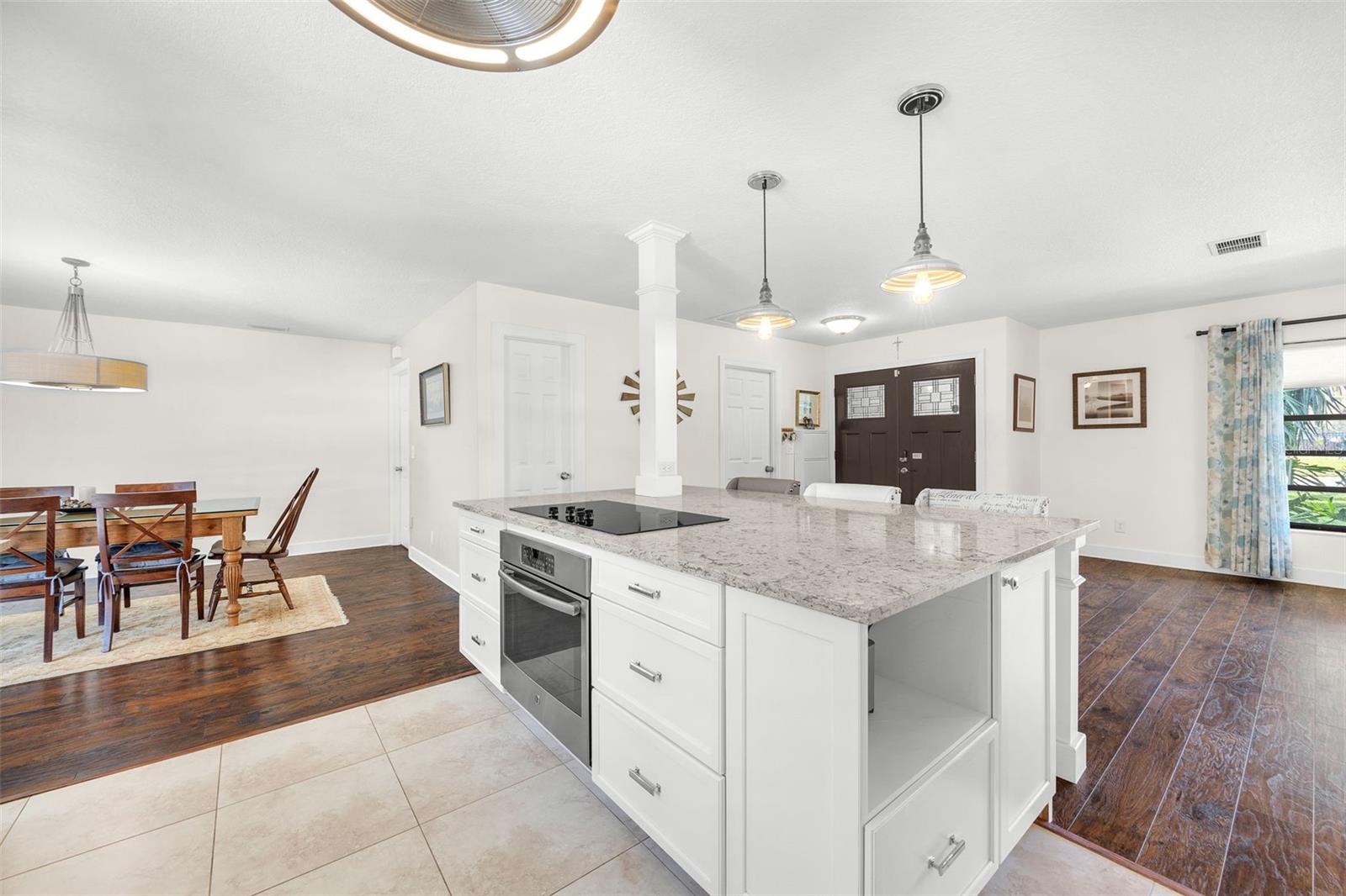 1220 PINELLAS POINT DR S, ST PETERSBURG, FL, 33705