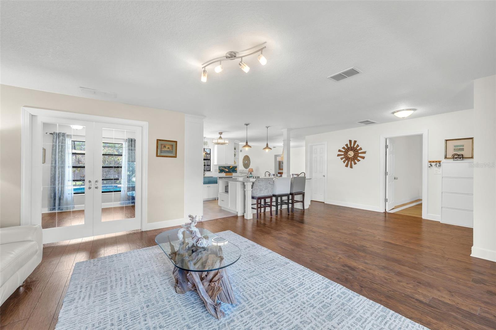 1220 PINELLAS POINT DR S, ST PETERSBURG, FL, 33705