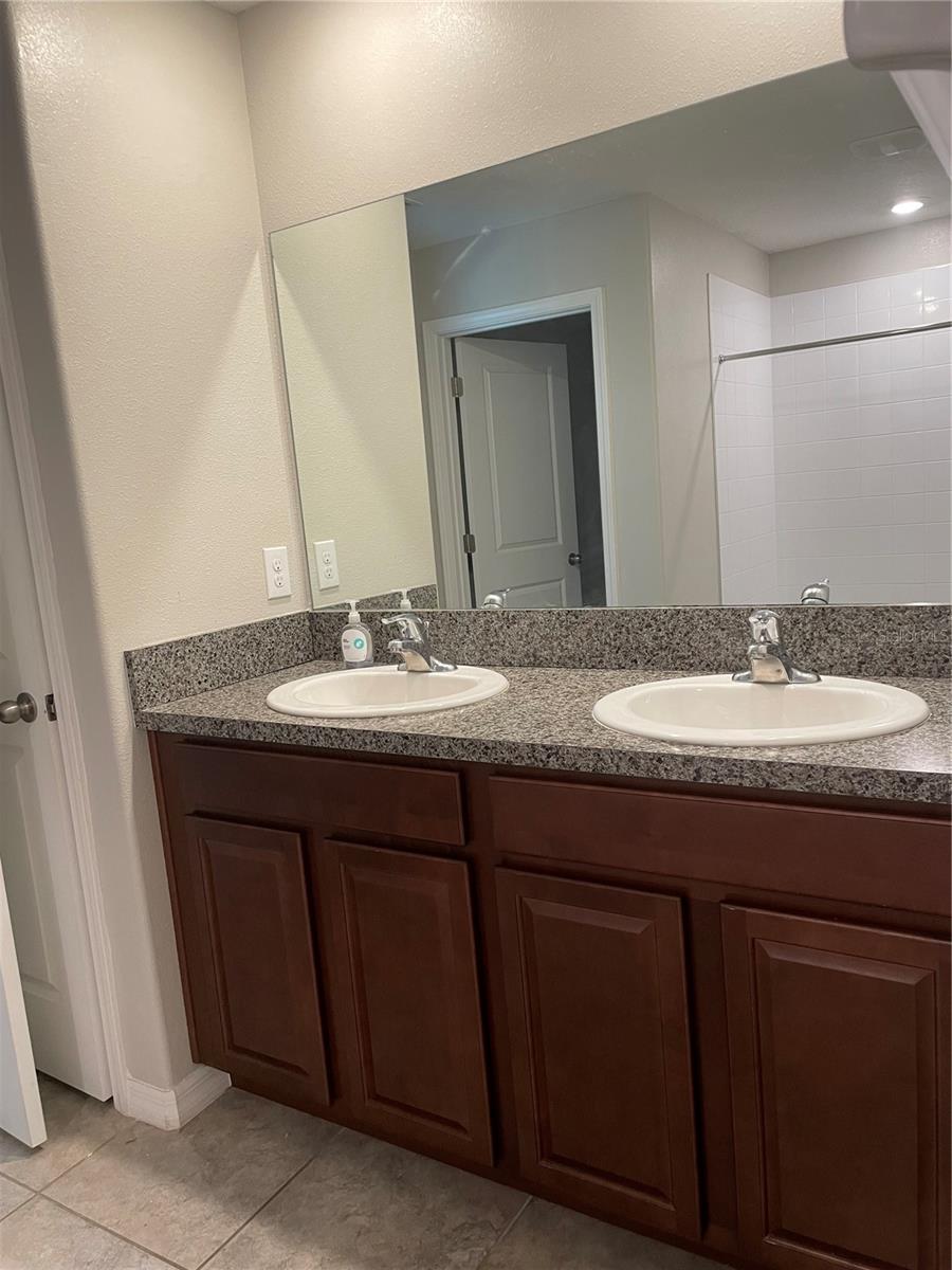 4208 UNBRIDLED SONG DR, SUN CITY CENTER, FL, 33573