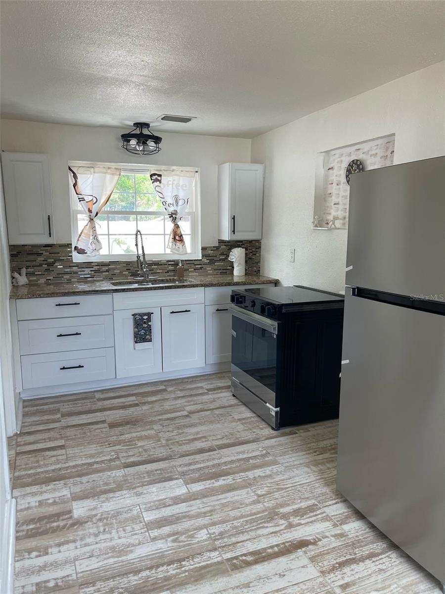 5562 OLD TAMPA HWY, DAVENPORT, FL, 33896