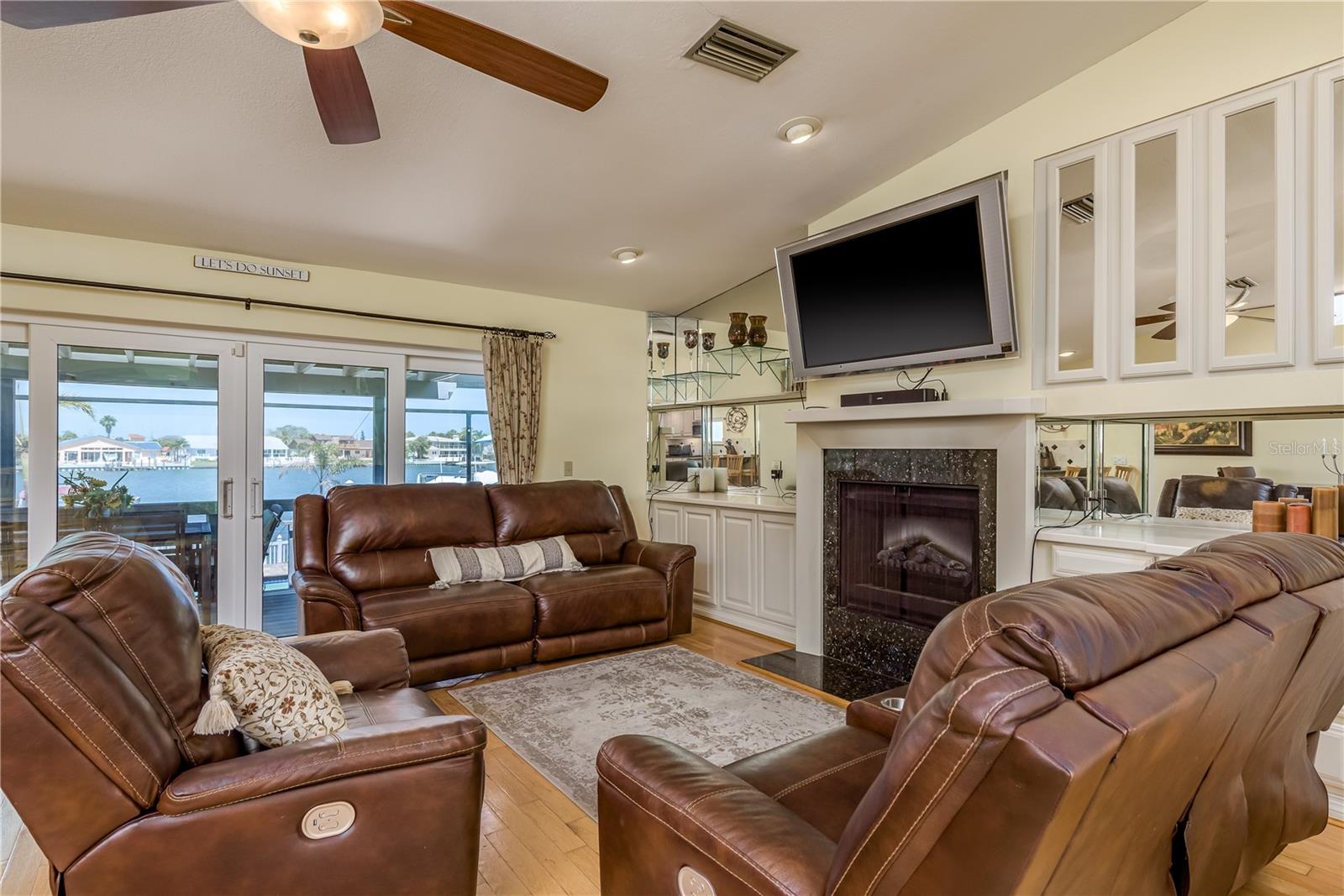 2202 DONATO DR, BELLEAIR BEACH, FL, 33786