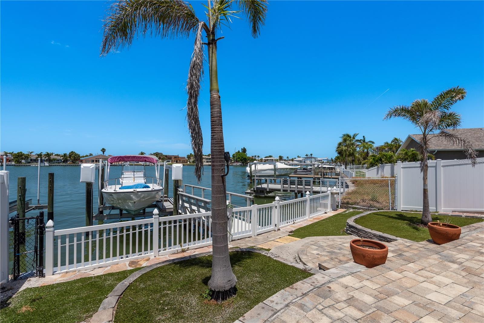 2202 DONATO DR, BELLEAIR BEACH, FL, 33786
