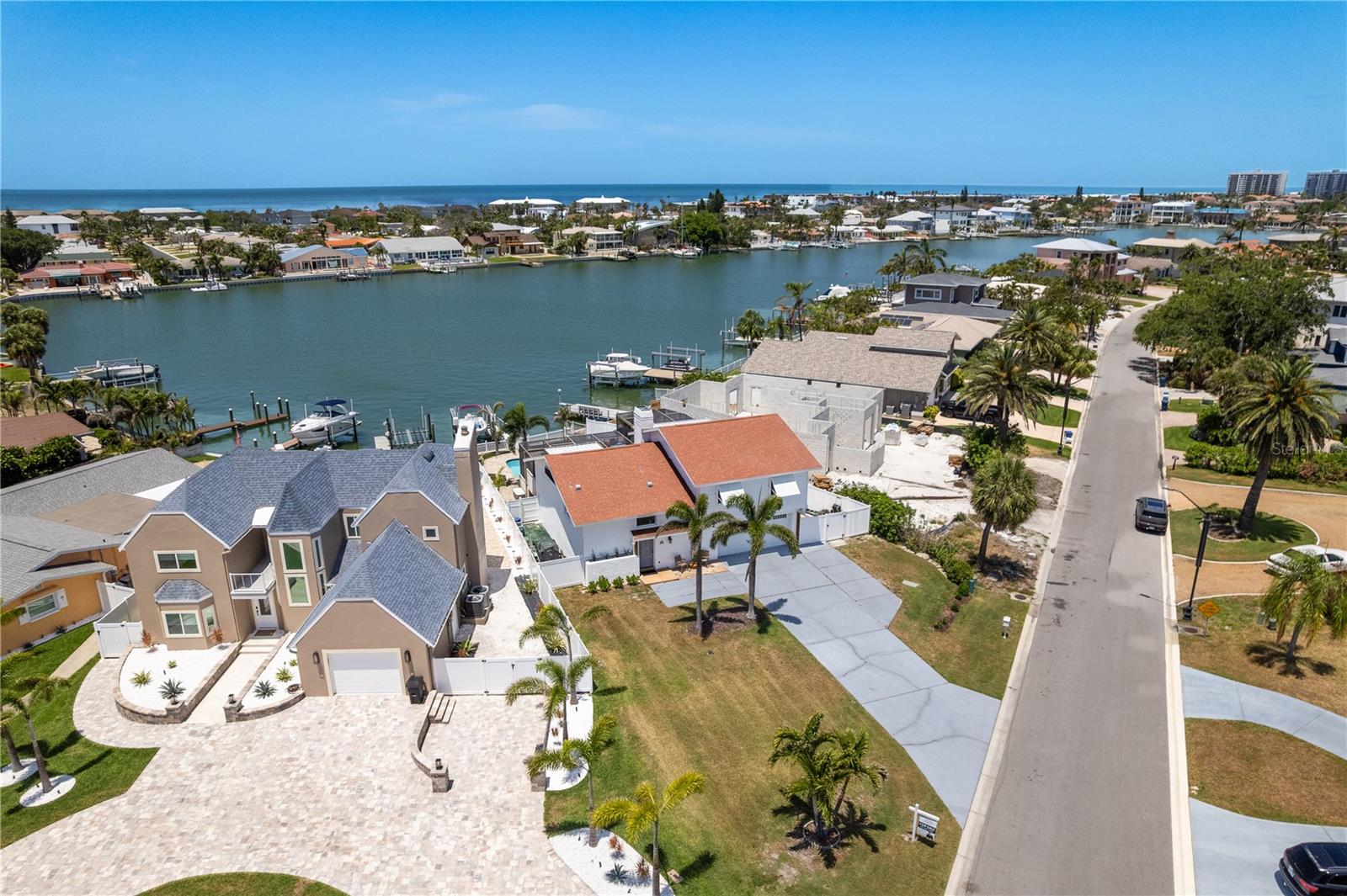 2202 DONATO DR, BELLEAIR BEACH, FL, 33786