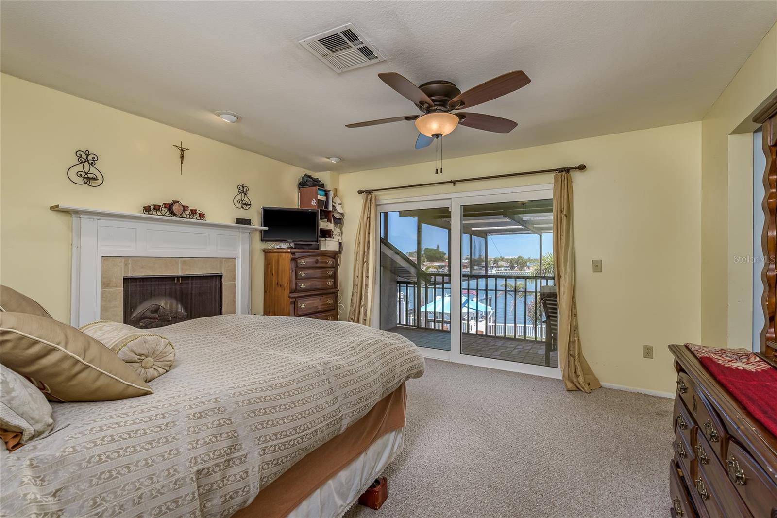 2202 DONATO DR, BELLEAIR BEACH, FL, 33786