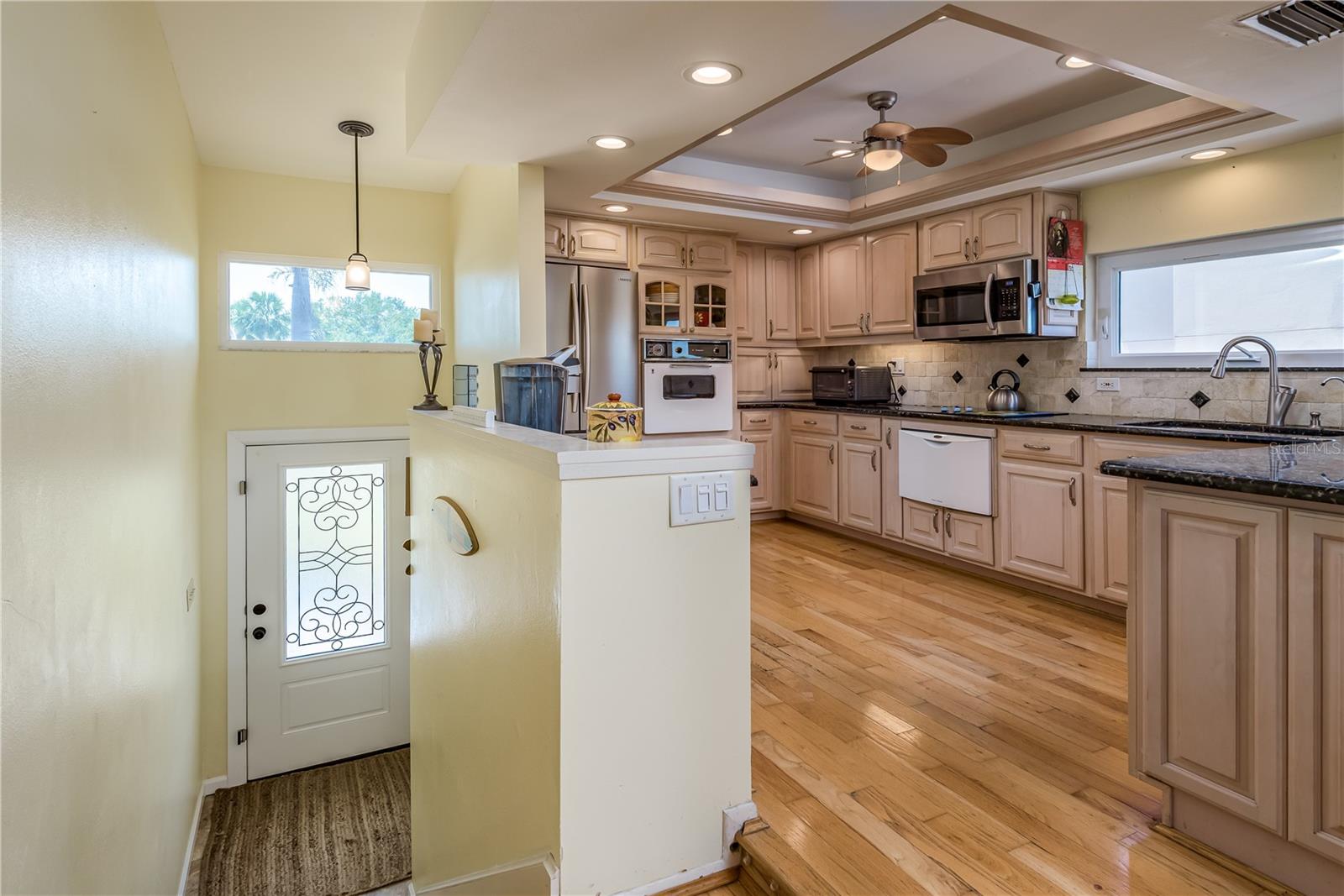 2202 DONATO DR, BELLEAIR BEACH, FL, 33786