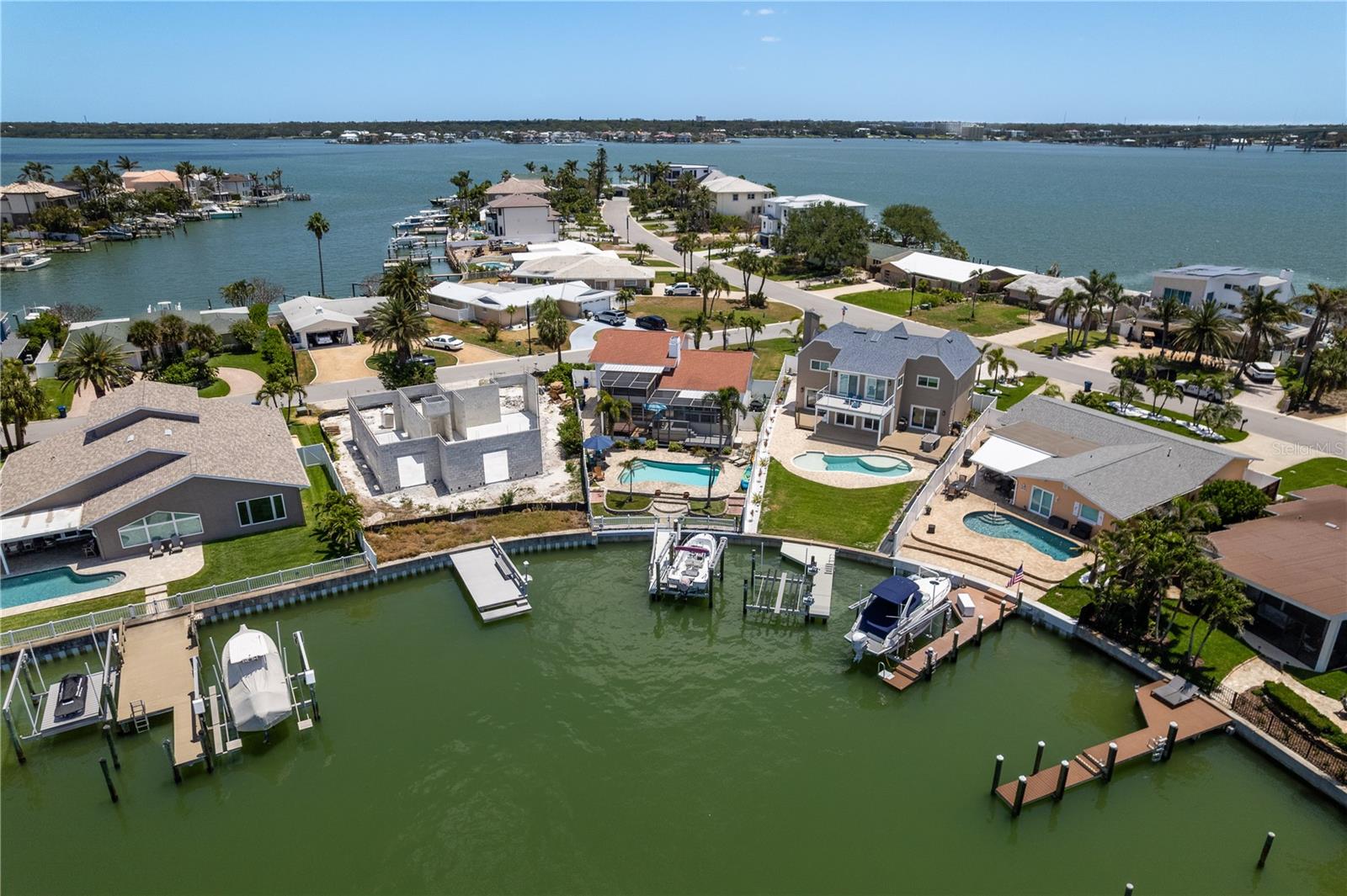 2202 DONATO DR, BELLEAIR BEACH, FL, 33786