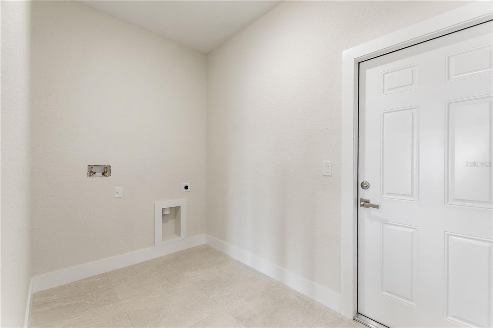 2021 VALENCIA DR, INDIAN LAKE ESTATES, FL, 33855