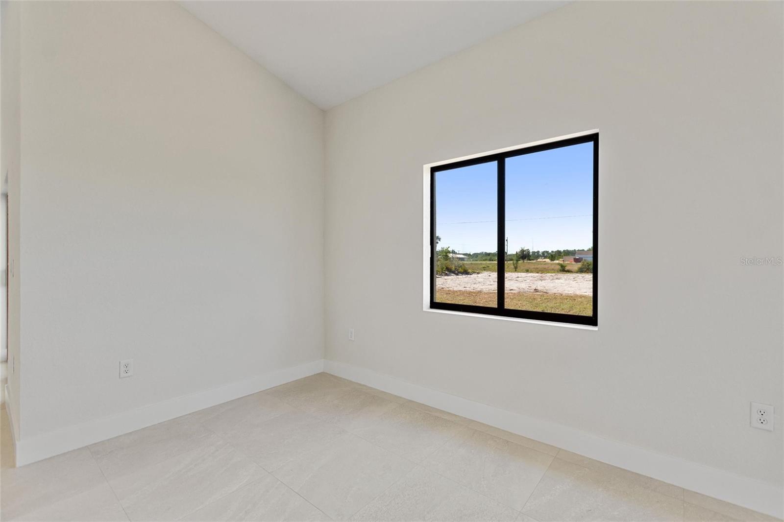 2021 VALENCIA DR, INDIAN LAKE ESTATES, FL, 33855