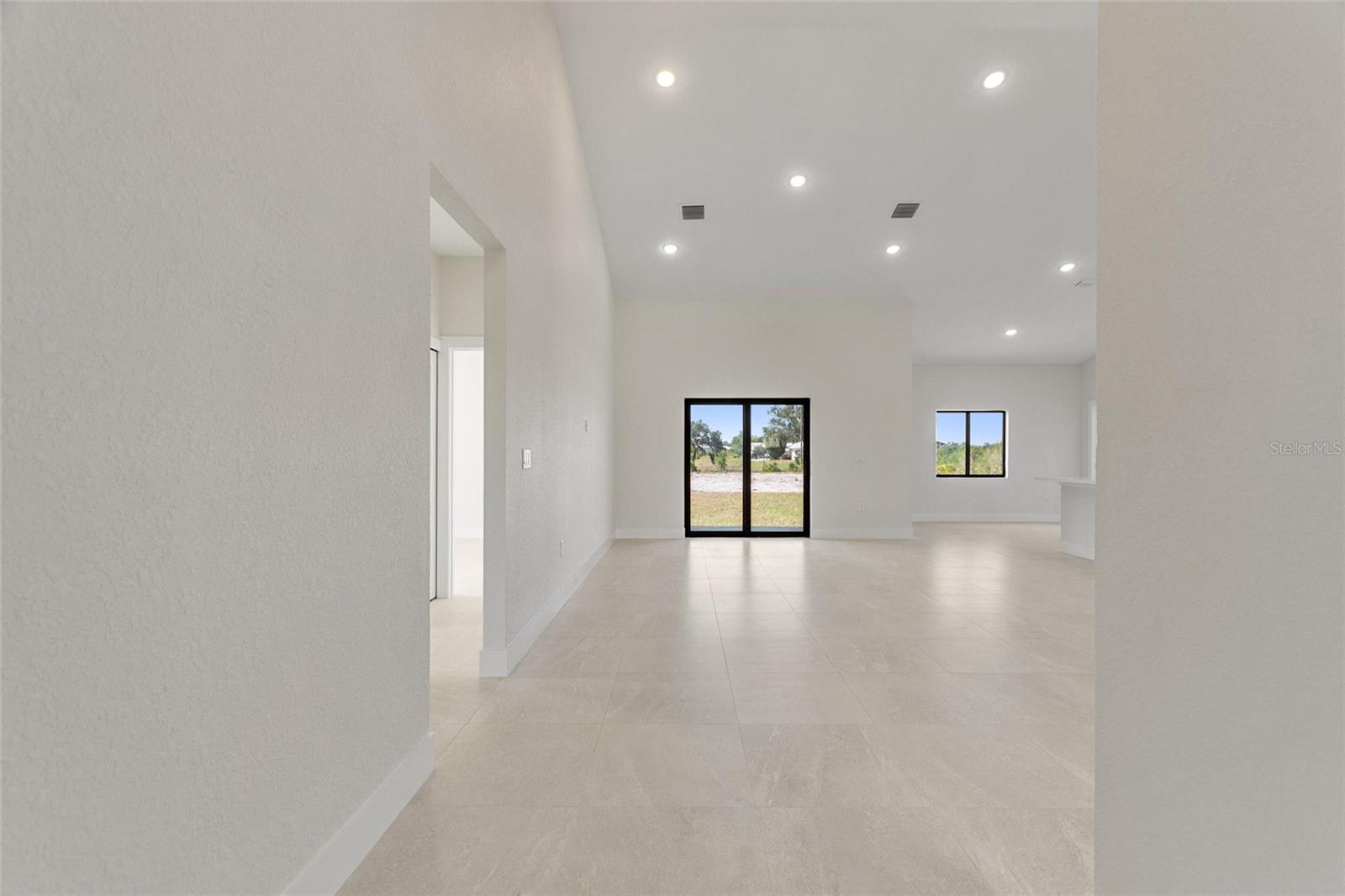 2021 VALENCIA DR, INDIAN LAKE ESTATES, FL, 33855