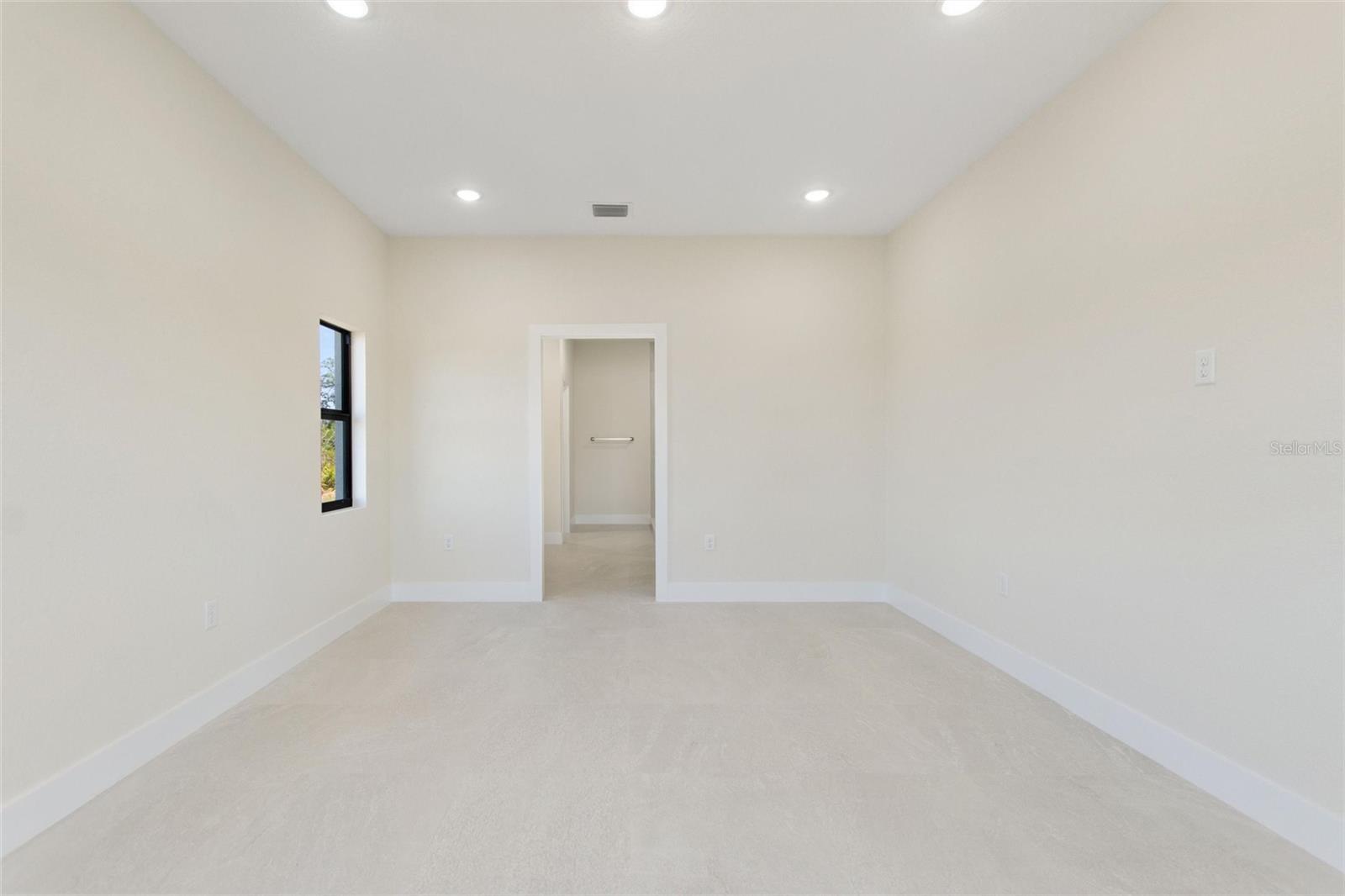 2021 VALENCIA DR, INDIAN LAKE ESTATES, FL, 33855