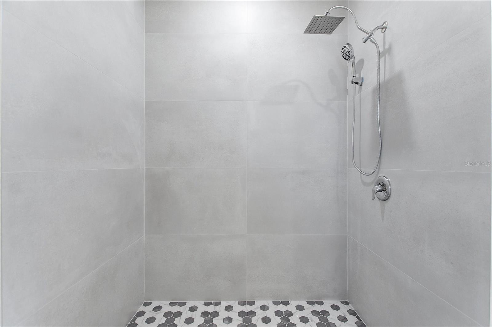 2021 VALENCIA DR, INDIAN LAKE ESTATES, FL, 33855