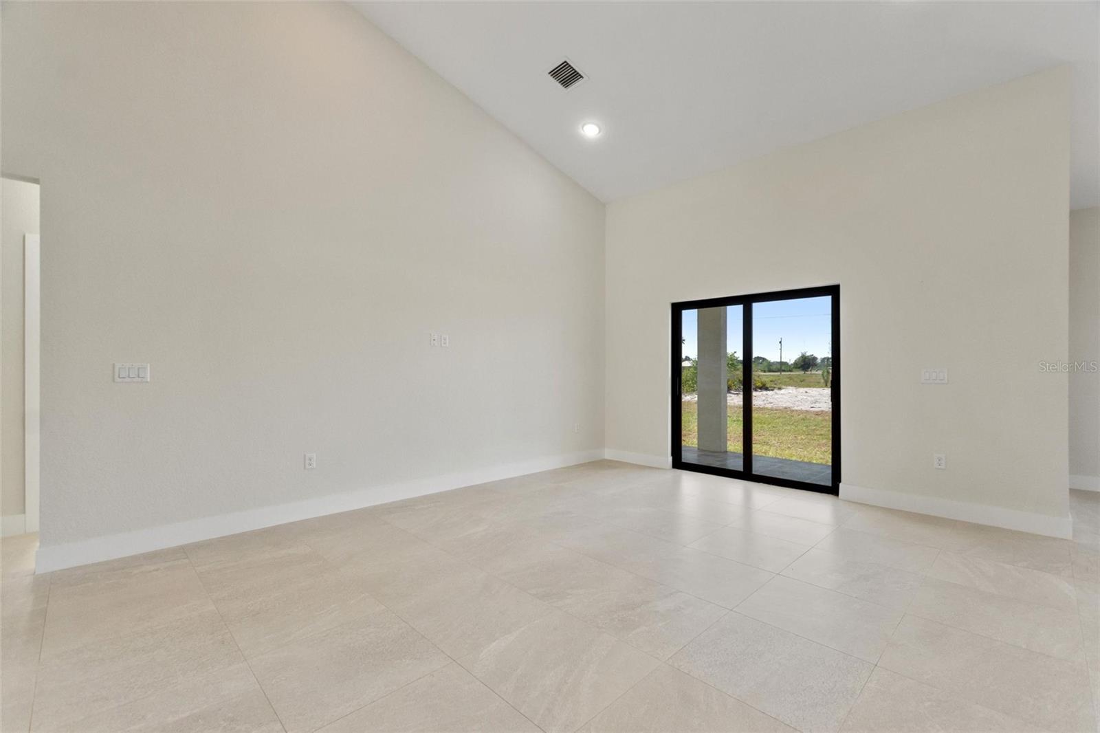 2021 VALENCIA DR, INDIAN LAKE ESTATES, FL, 33855