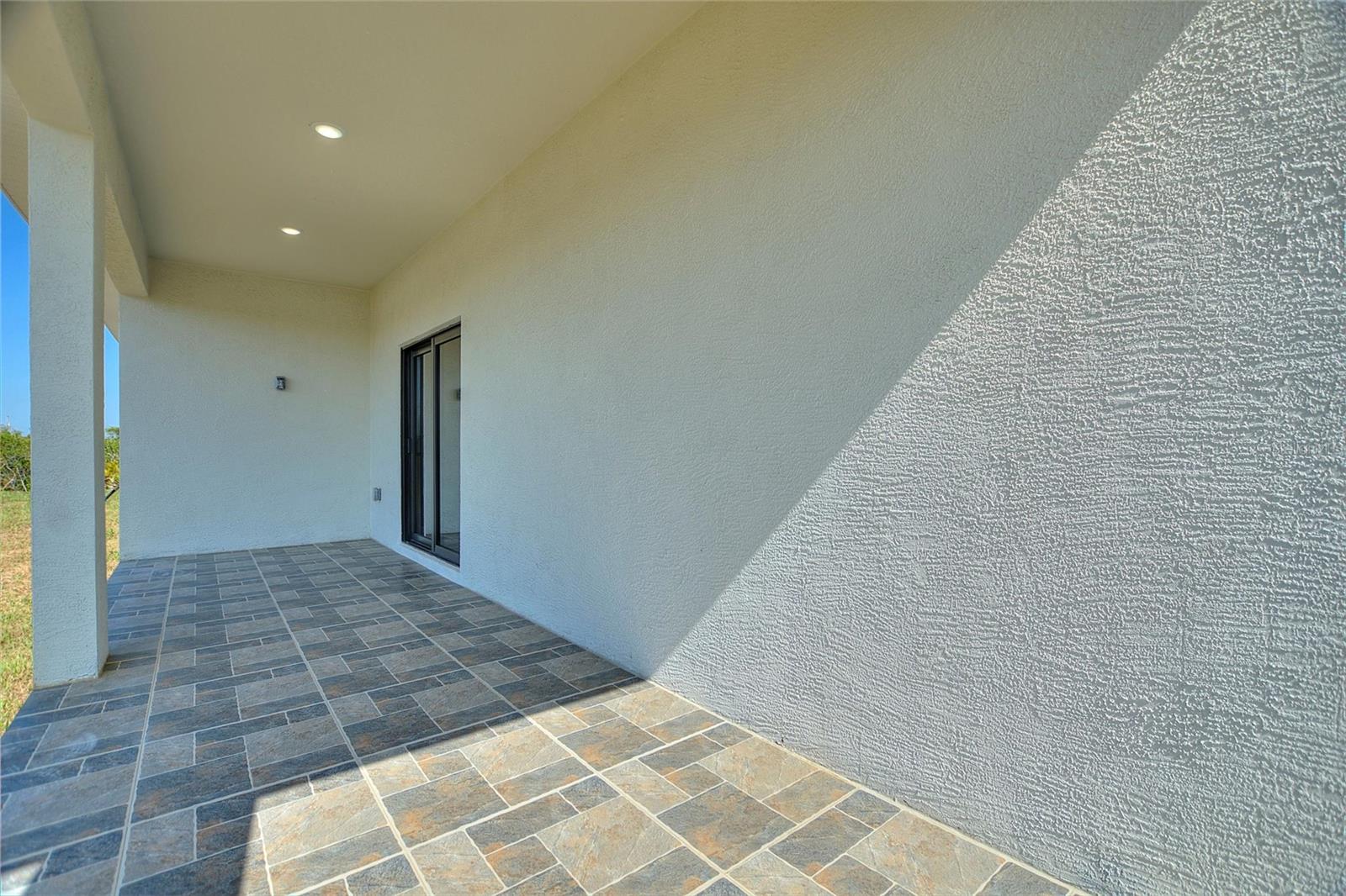 2021 VALENCIA DR, INDIAN LAKE ESTATES, FL, 33855