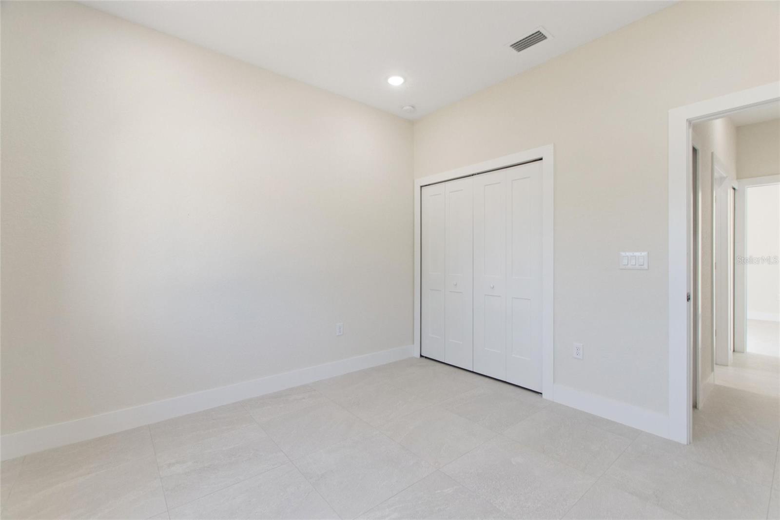 2021 VALENCIA DR, INDIAN LAKE ESTATES, FL, 33855