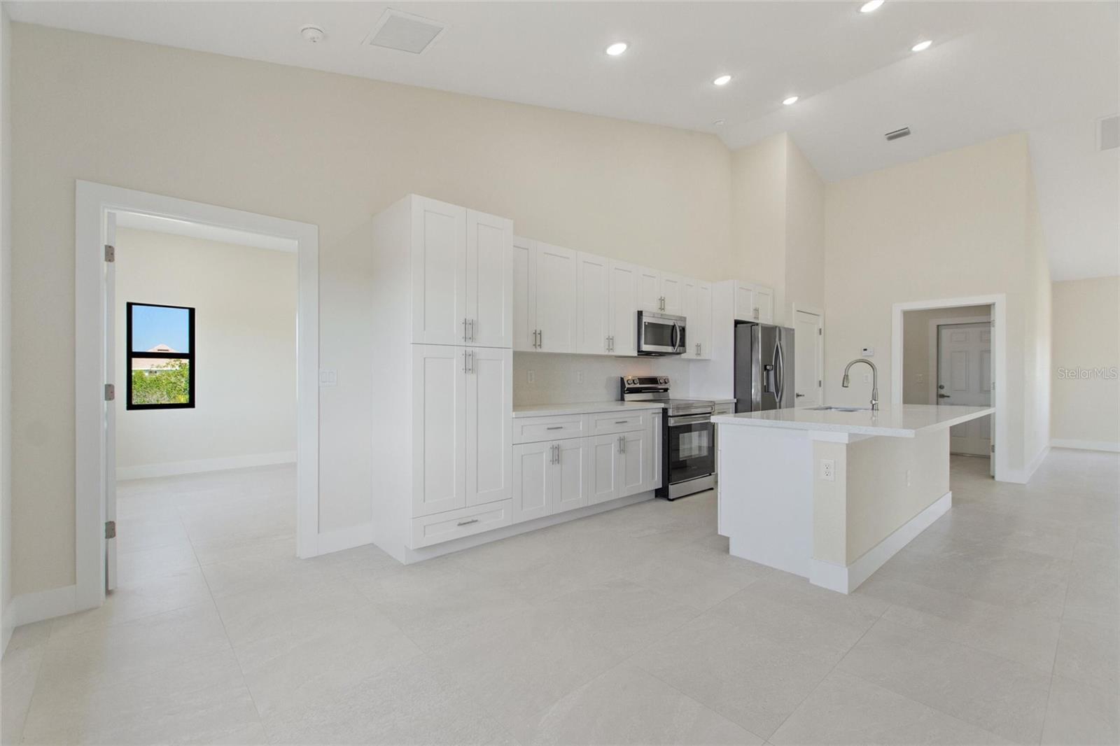 2021 VALENCIA DR, INDIAN LAKE ESTATES, FL, 33855