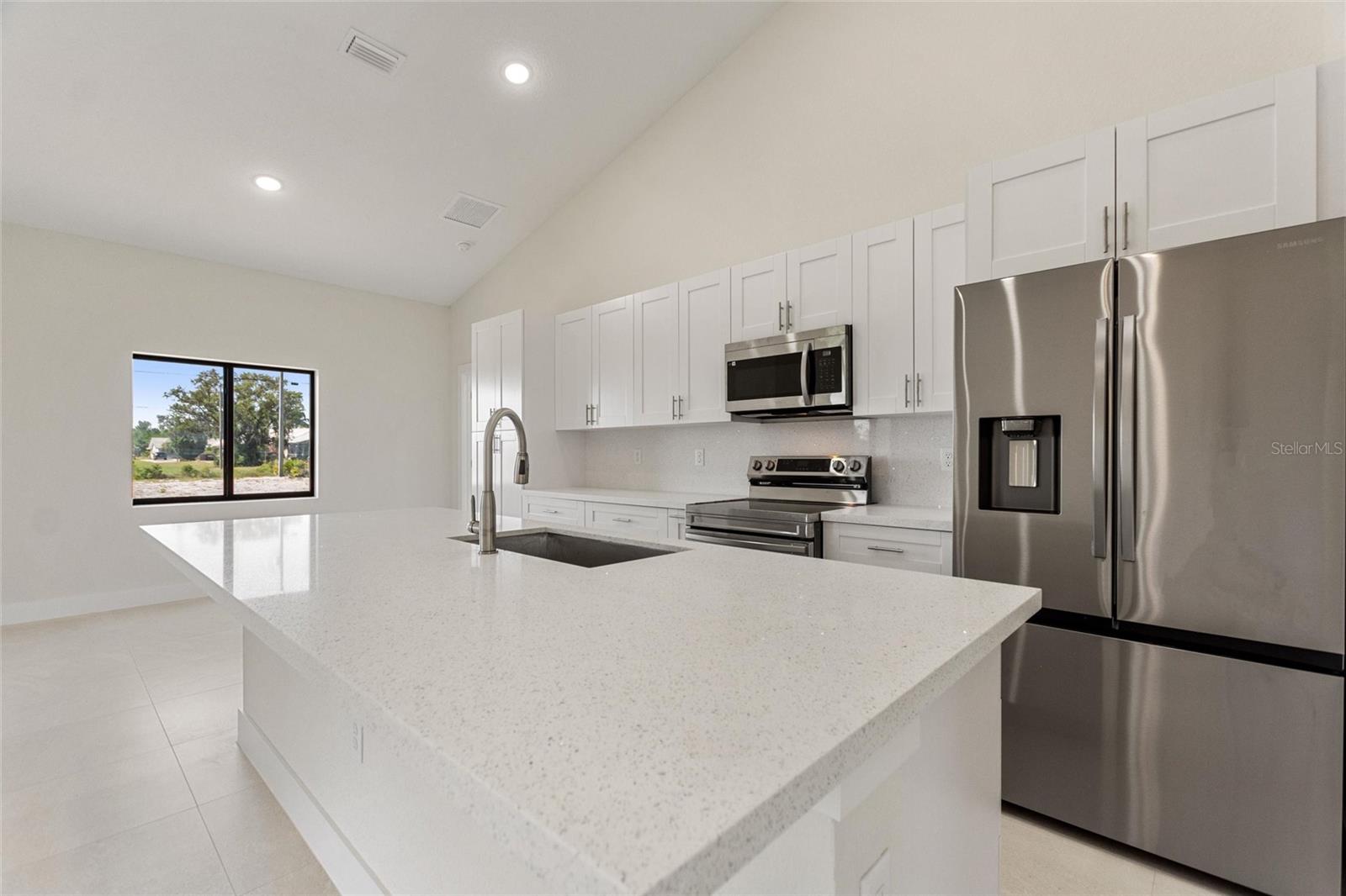 2021 VALENCIA DR, INDIAN LAKE ESTATES, FL, 33855