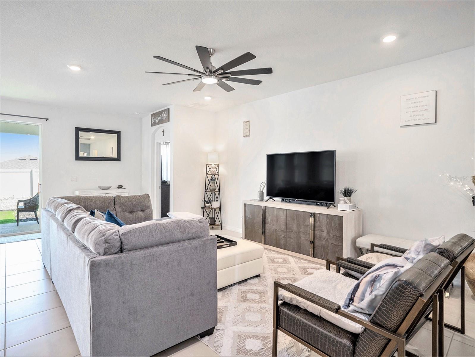 5464 FLINT HILLS DR, WIMAUMA, FL, 33598