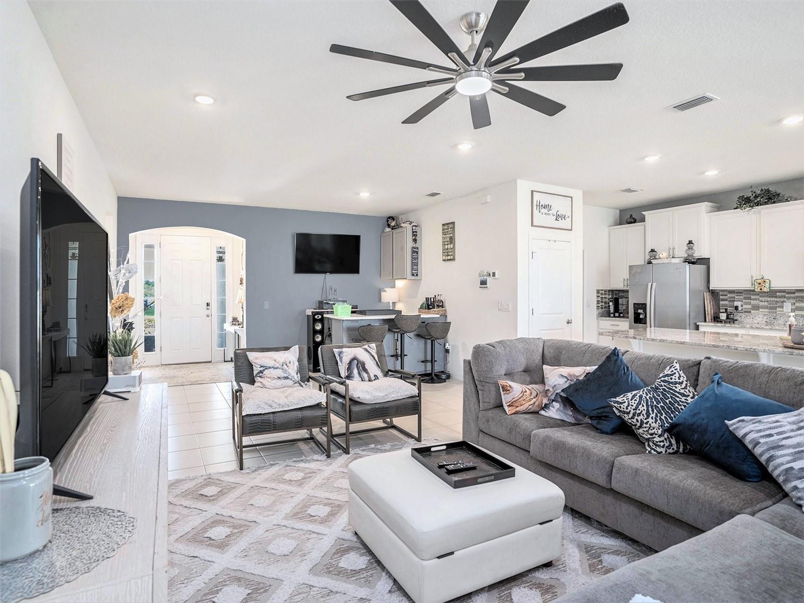 5464 FLINT HILLS DR, WIMAUMA, FL, 33598