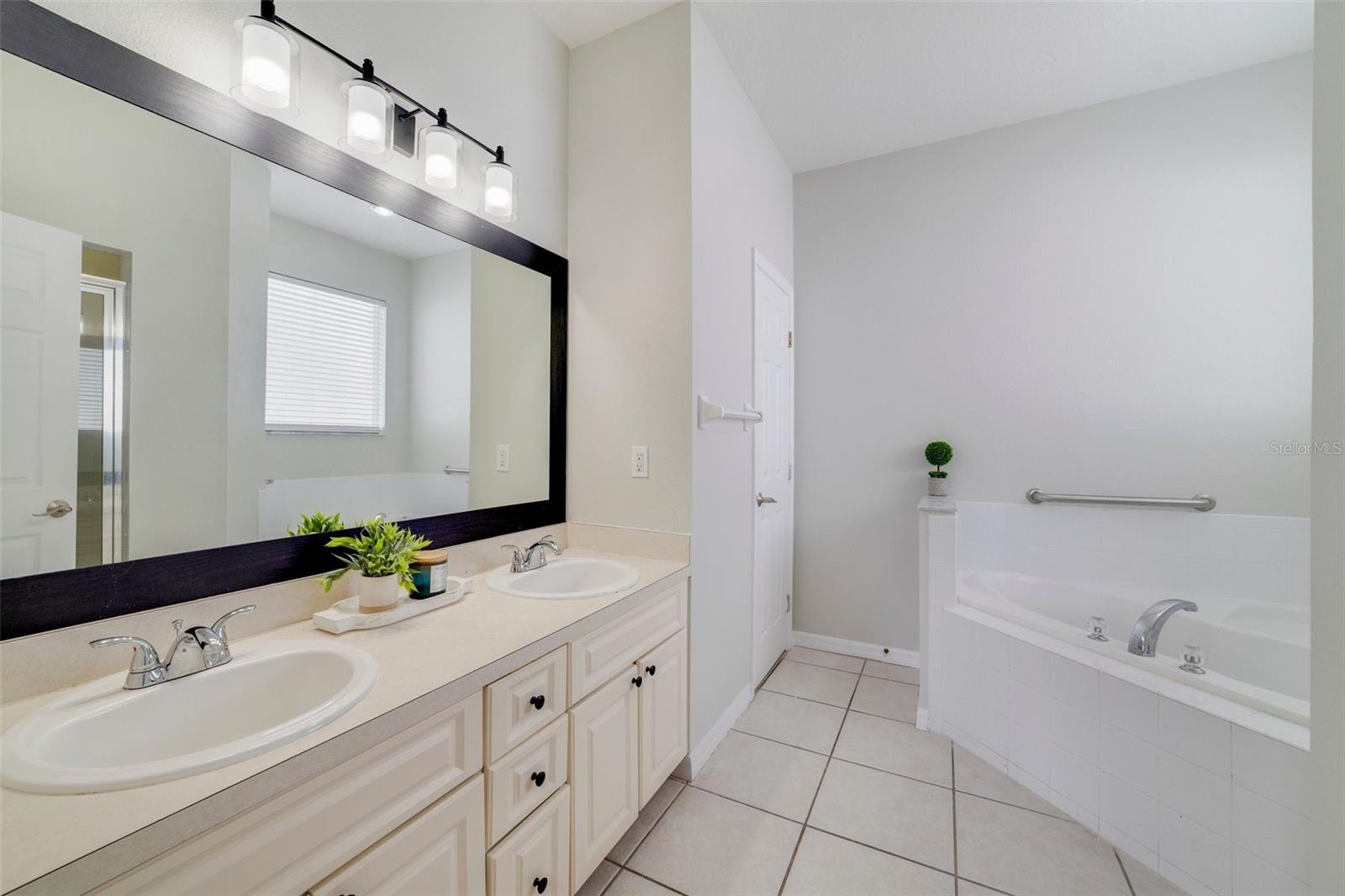 4544 POINT LOOK OUT RD, ORLANDO, FL, 32808