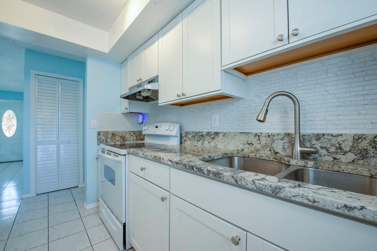 9118 108TH AVE, SEMINOLE, FL, 33777