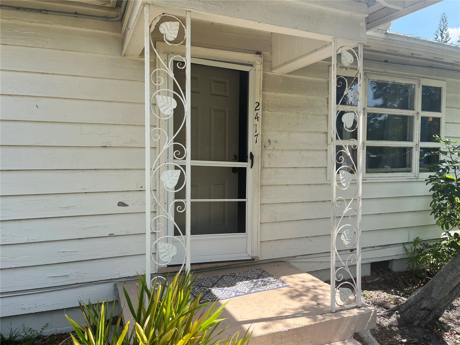 2415 PELICAN DR, SARASOTA, FL, 34237