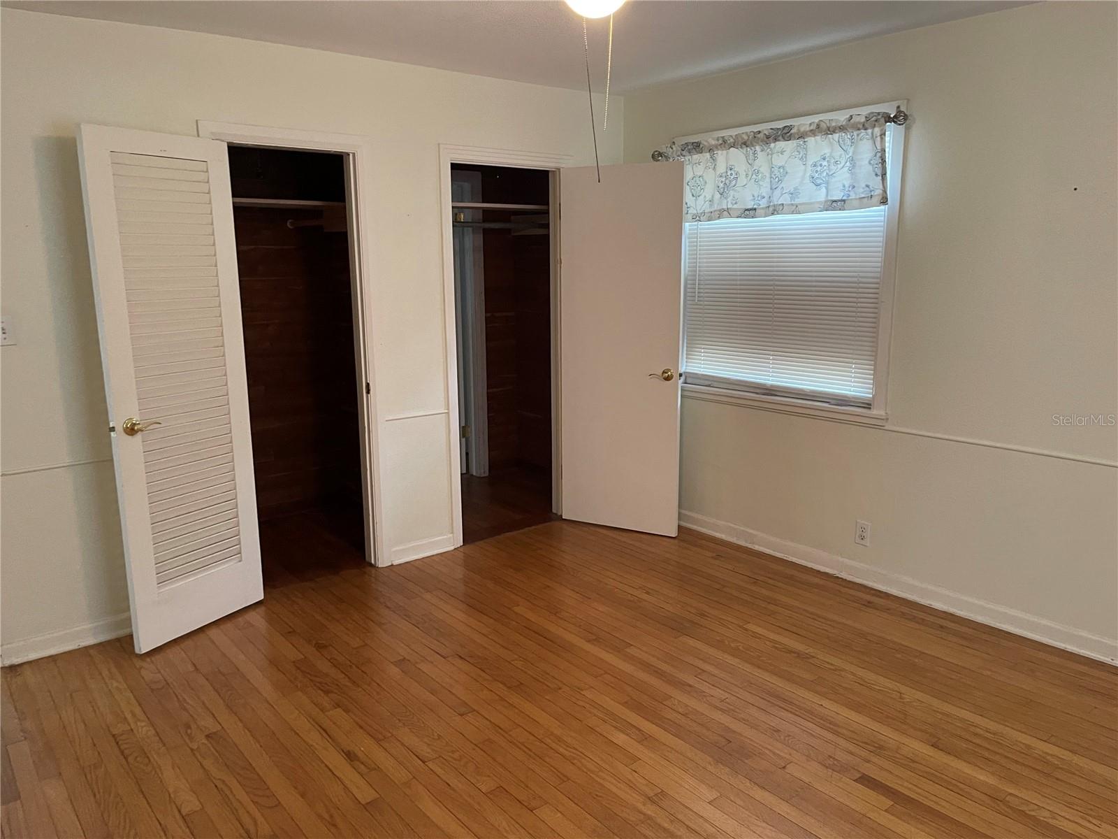 2415 PELICAN DR, SARASOTA, FL, 34237