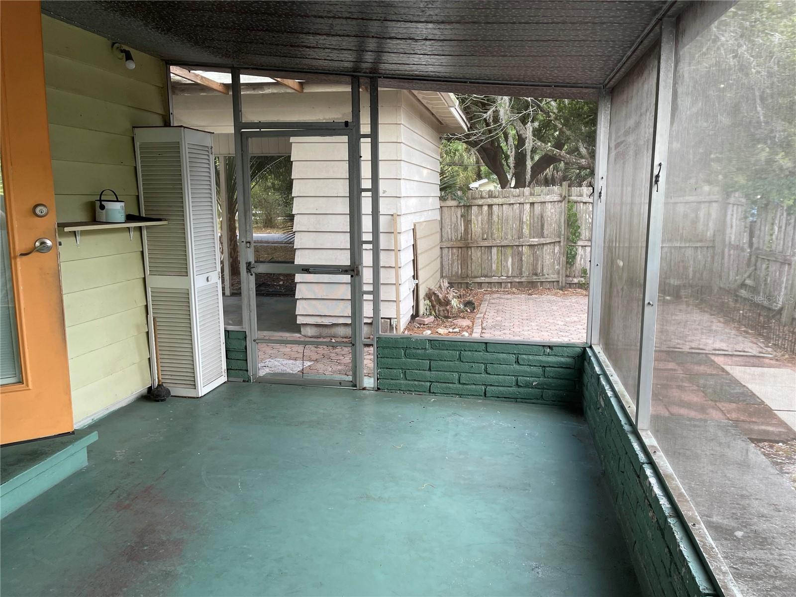 2415 PELICAN DR, SARASOTA, FL, 34237