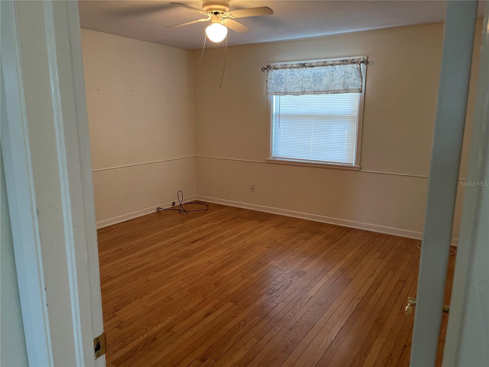 2415 PELICAN DR, SARASOTA, FL, 34237