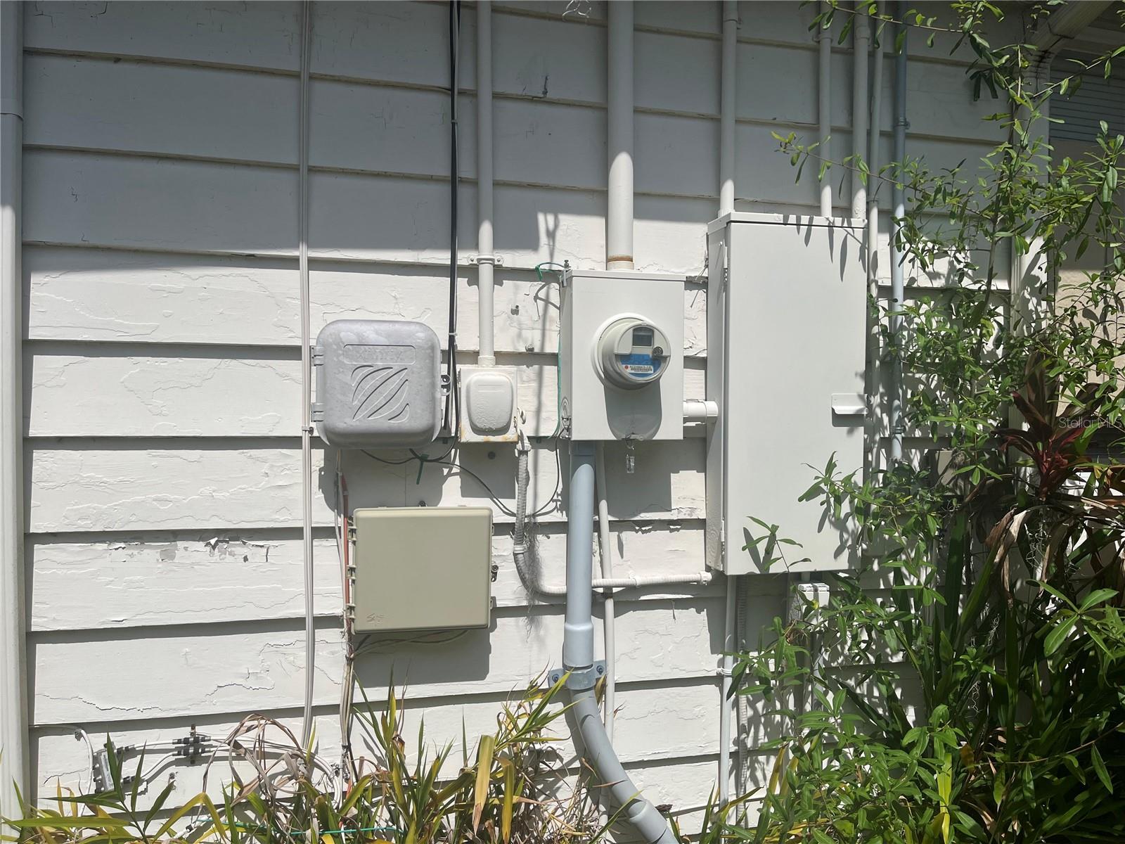 2415 PELICAN DR, SARASOTA, FL, 34237