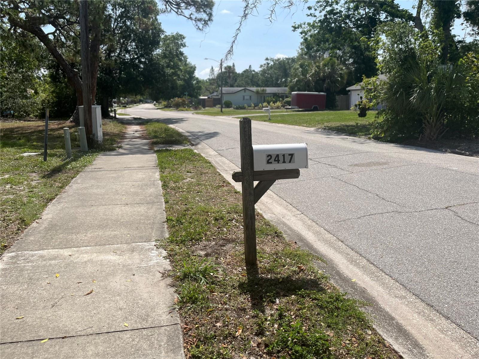 2415 PELICAN DR, SARASOTA, FL, 34237