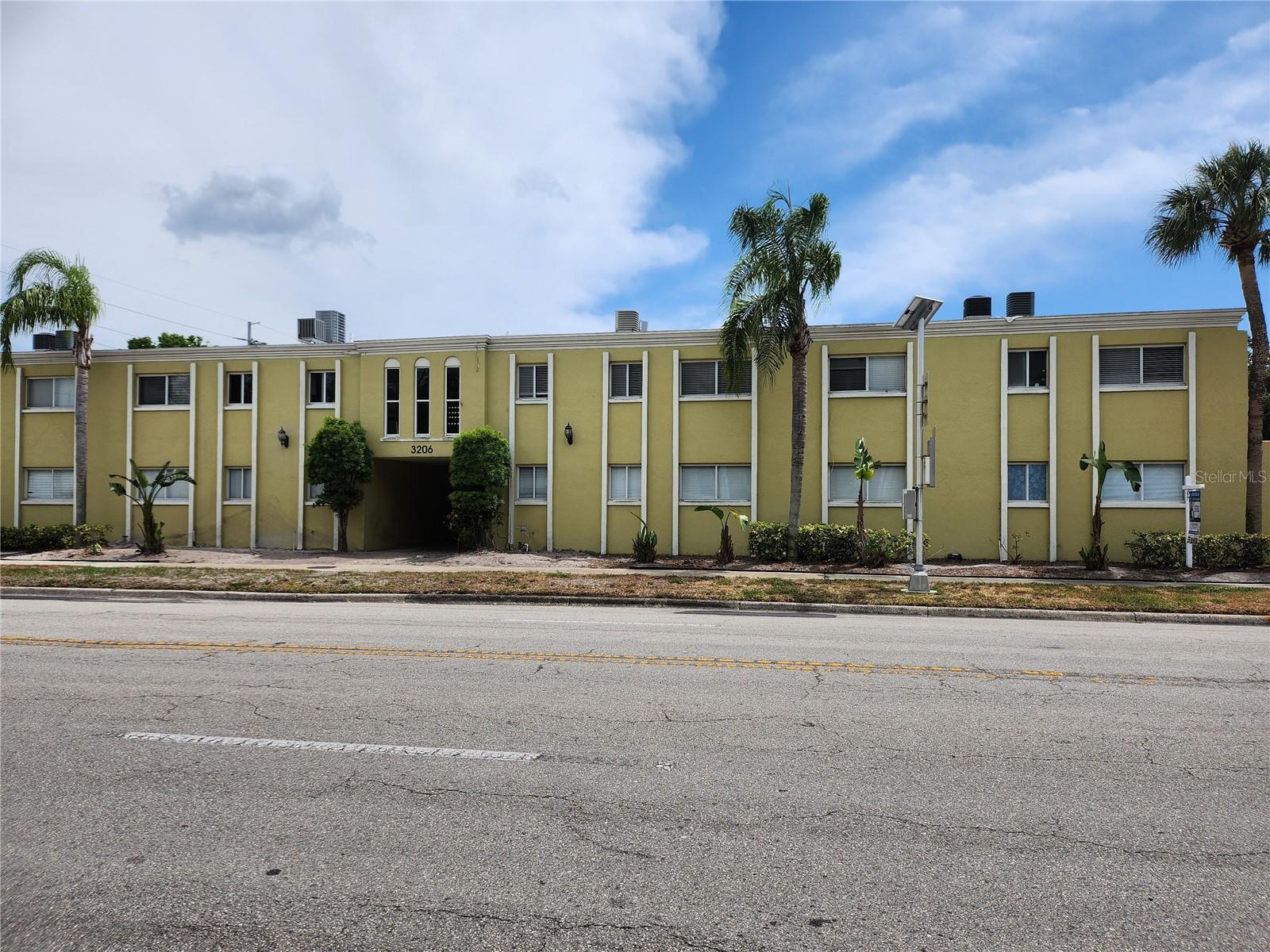 3206 W AZEELE ST #108, TAMPA, FL, 33609